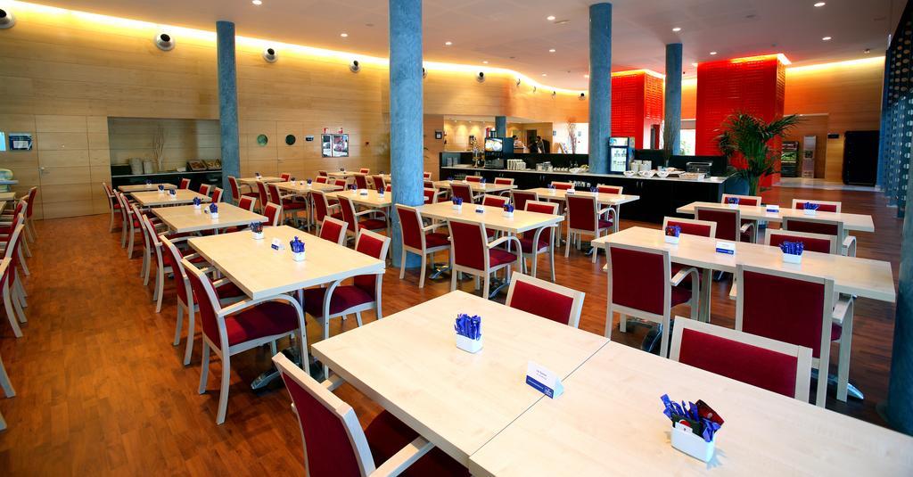 Holiday Inn Express Molins De Rei By Ihg מראה חיצוני תמונה