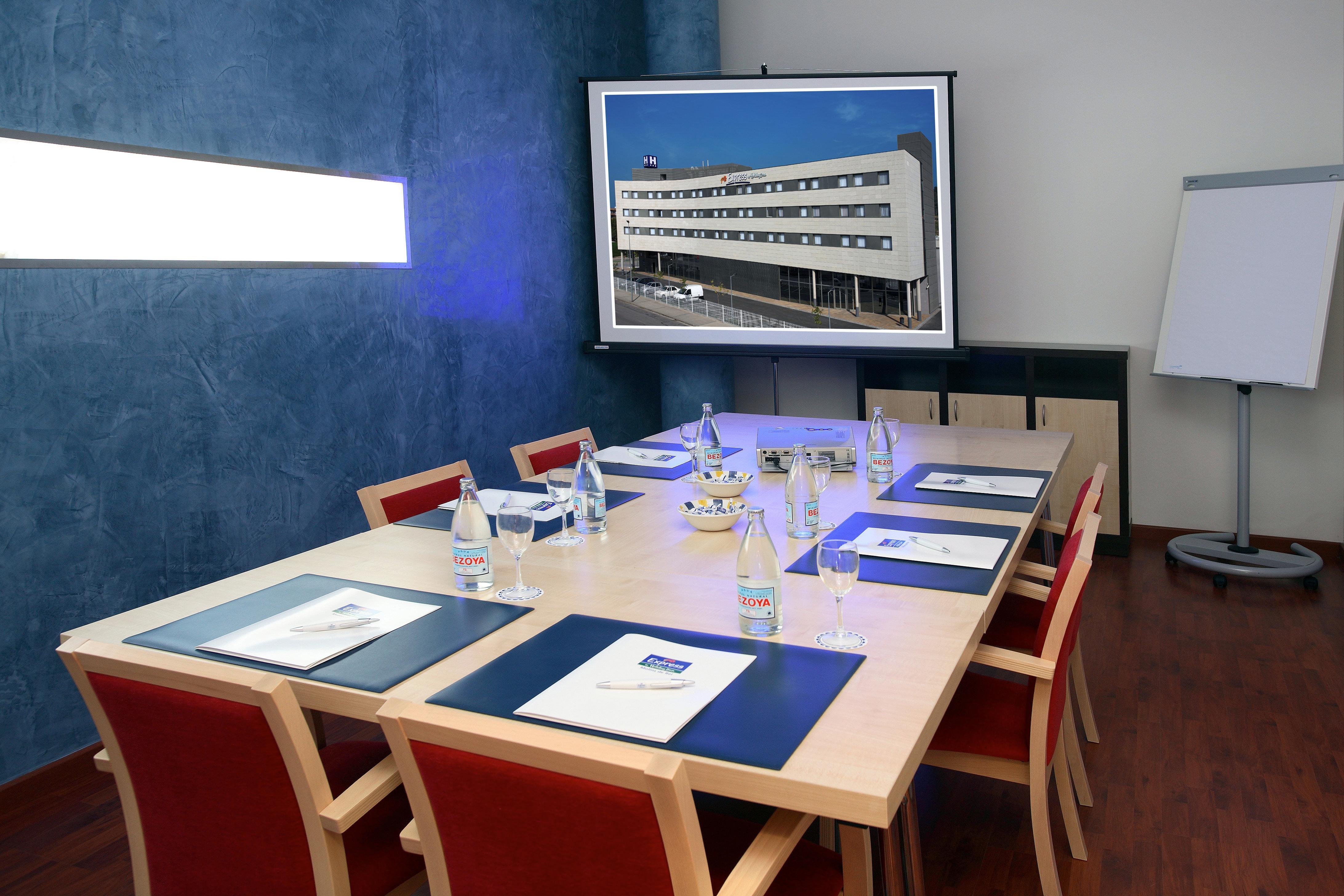 Holiday Inn Express Molins De Rei By Ihg מראה חיצוני תמונה