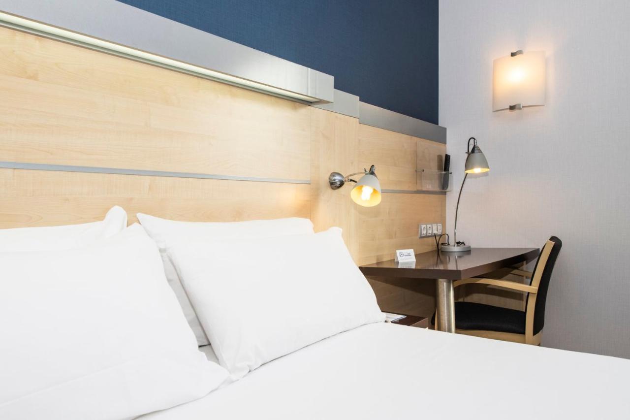 Holiday Inn Express Molins De Rei By Ihg מראה חיצוני תמונה