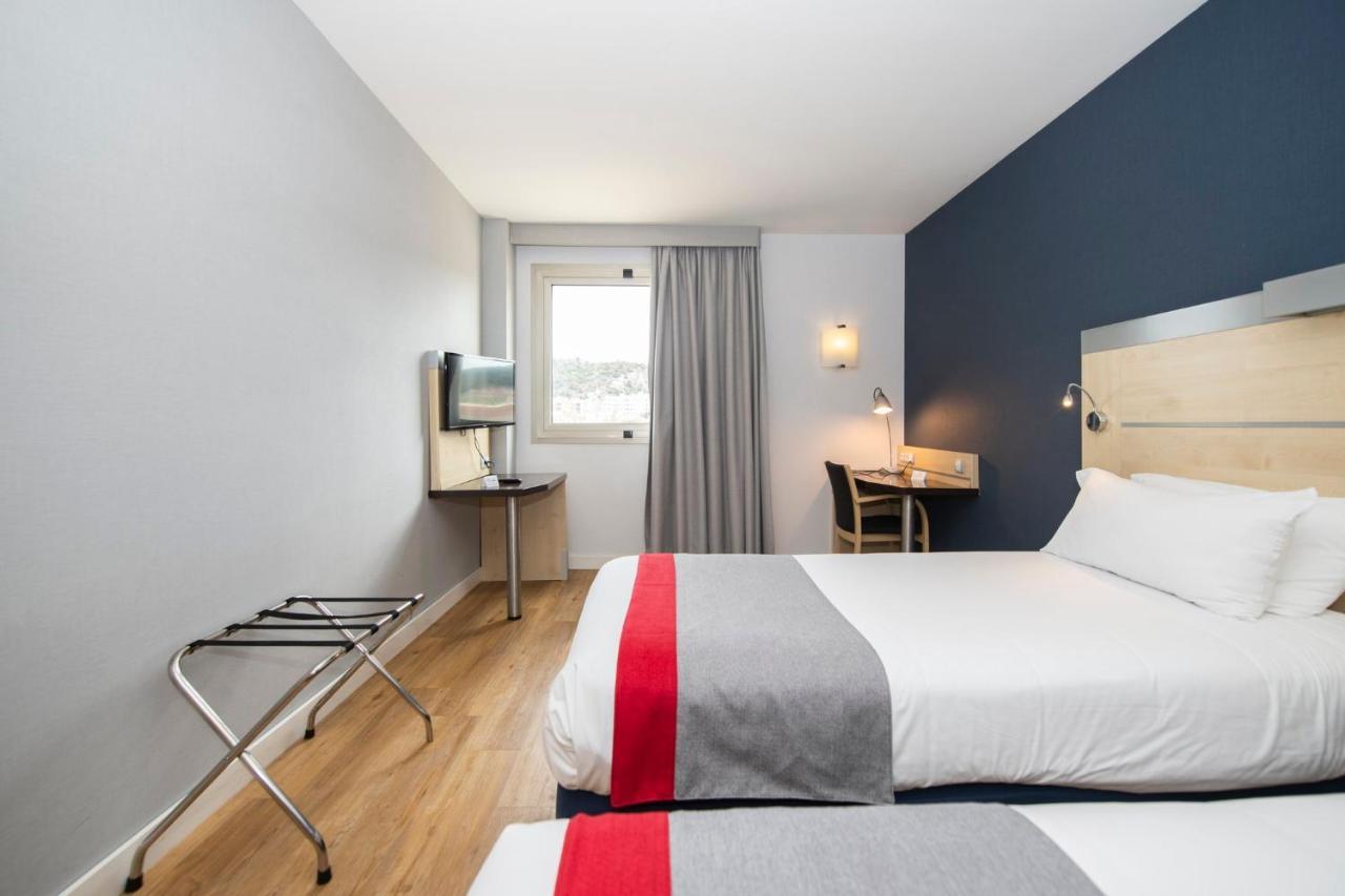 Holiday Inn Express Molins De Rei By Ihg מראה חיצוני תמונה
