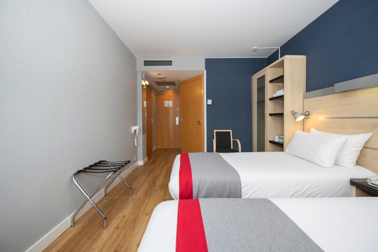 Holiday Inn Express Molins De Rei By Ihg מראה חיצוני תמונה