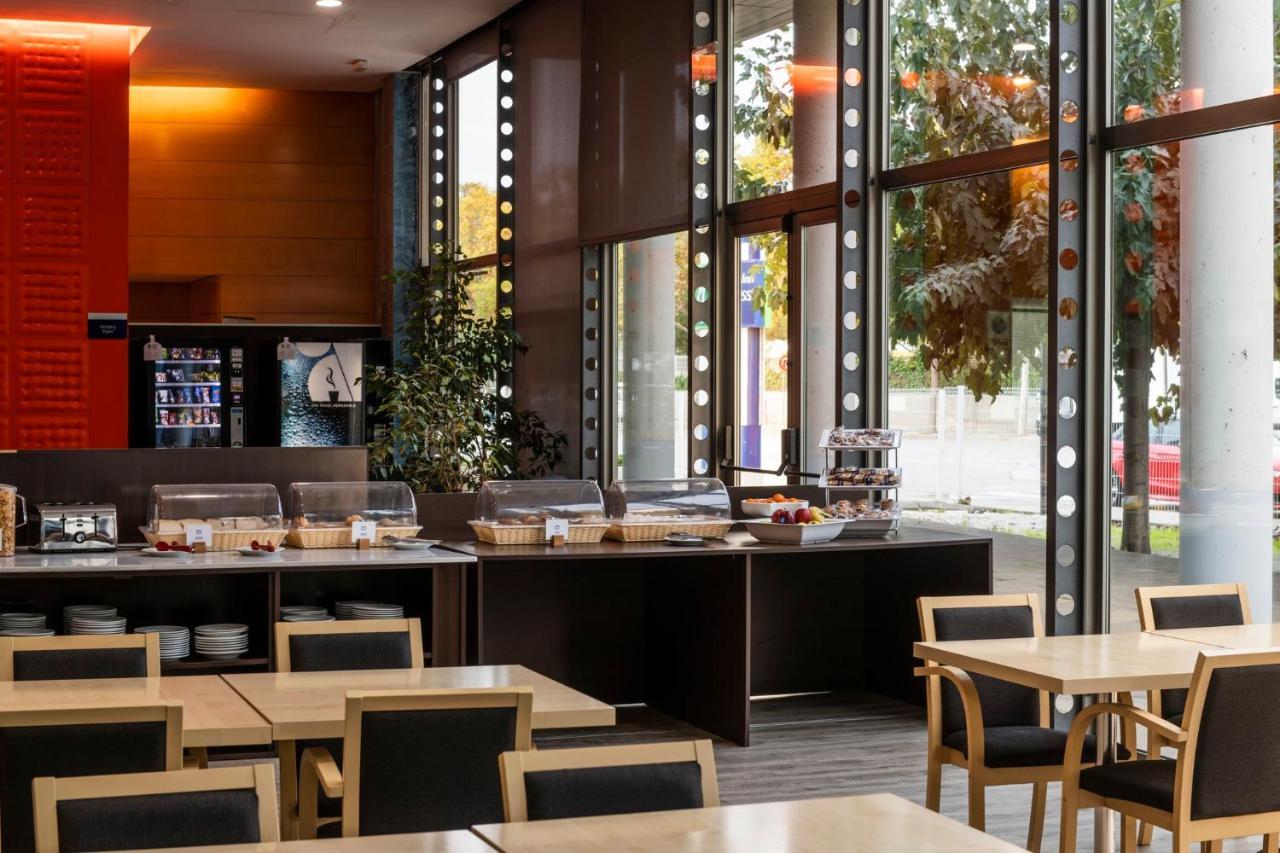 Holiday Inn Express Molins De Rei By Ihg מראה חיצוני תמונה